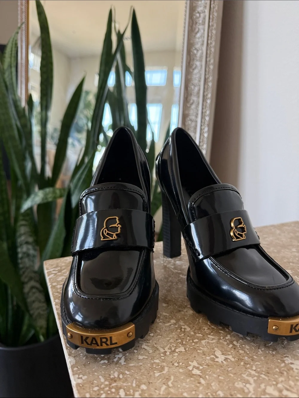 Karl Lagerfeld Paris Black Patent Loafer Pumps Gold Logo Lug Sole Platform Heels
